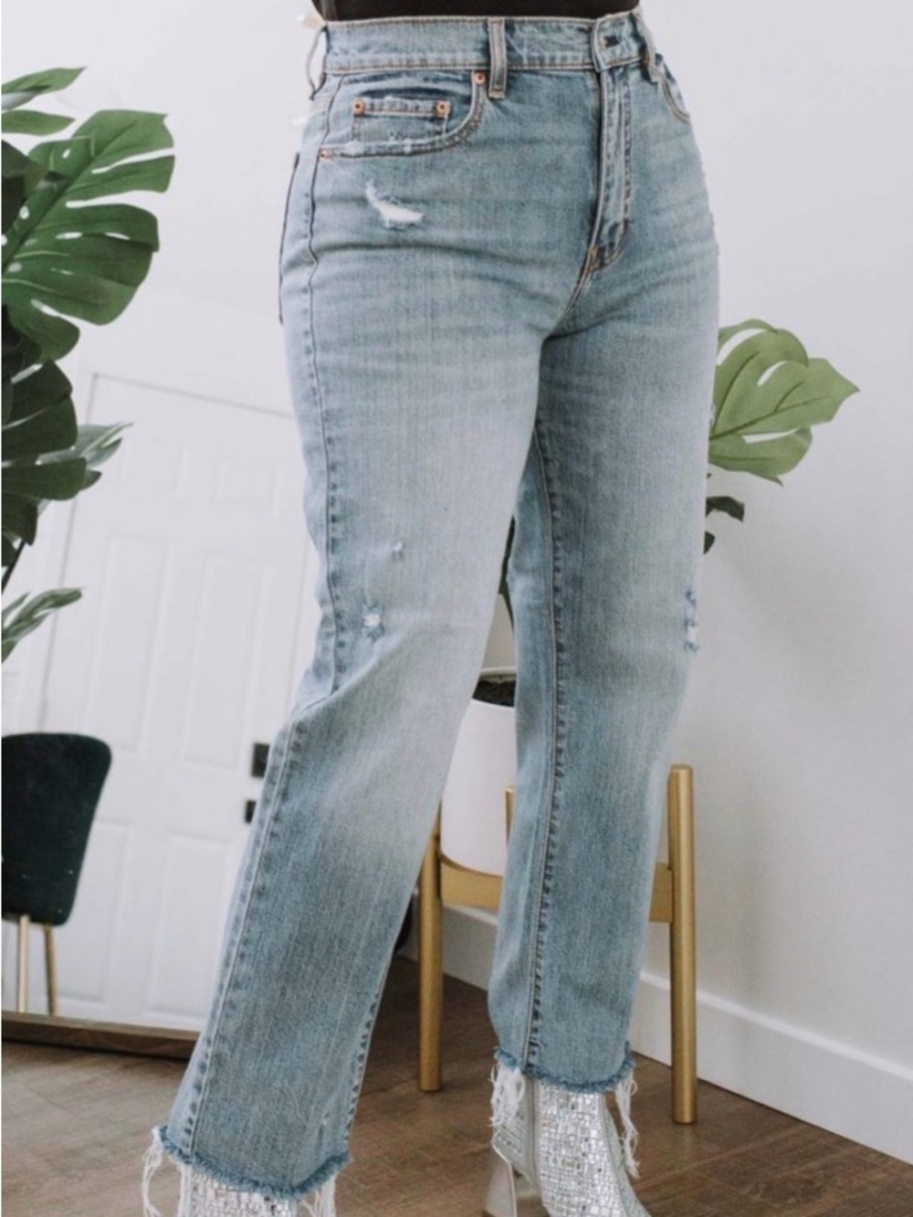 ✨ Daze Denim Touch Love High-Rise Straight Leg Distressed Jeans Sz 28✨